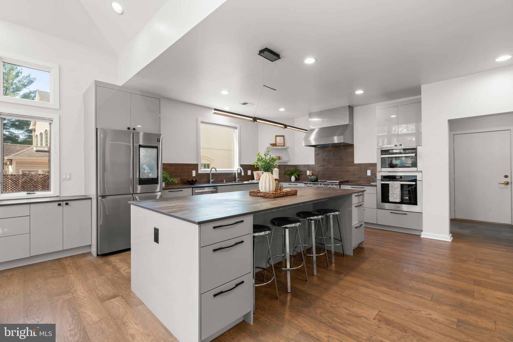 LAKEWOOD ESTATES - Residential