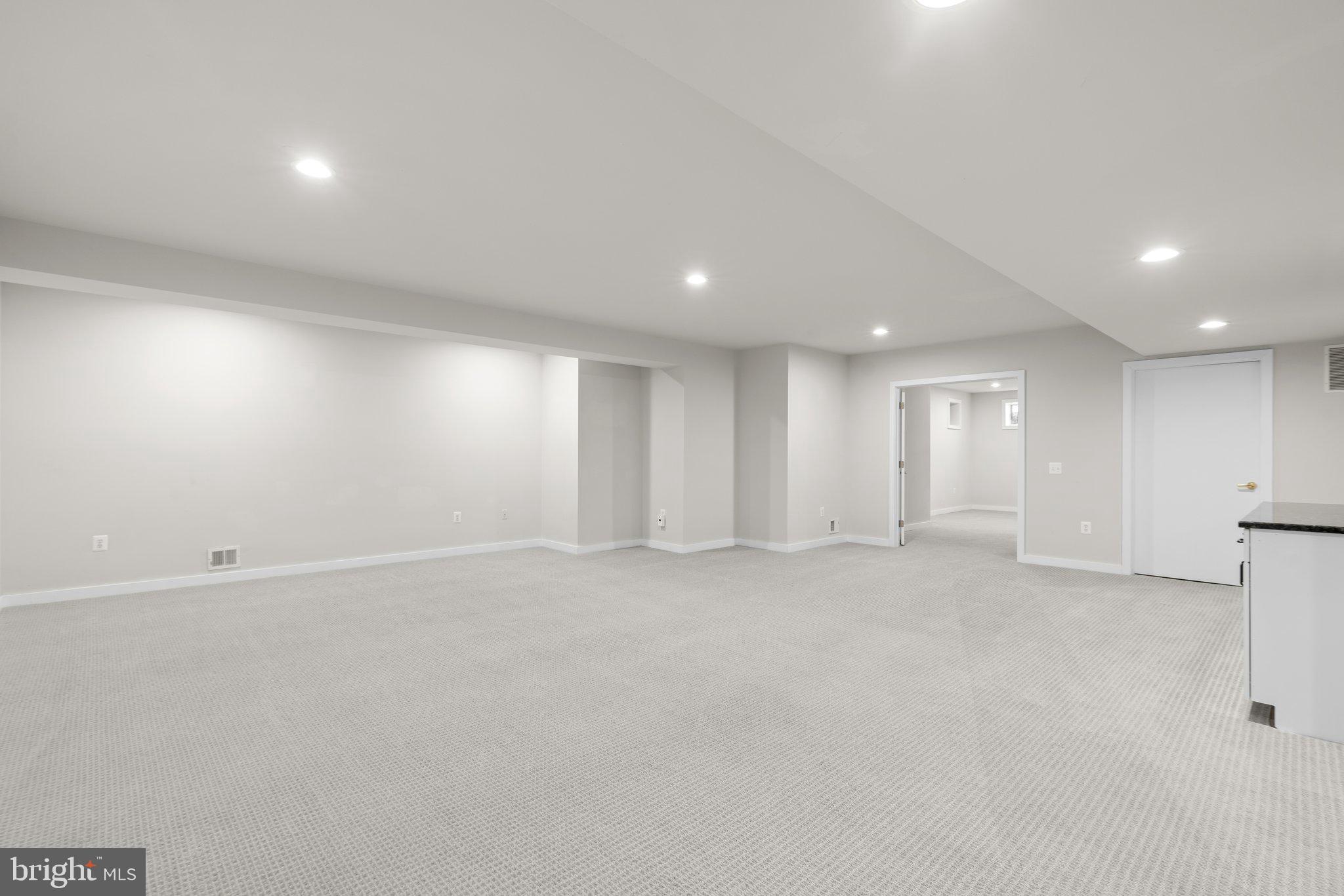 LAKEWOOD ESTATES - Residential