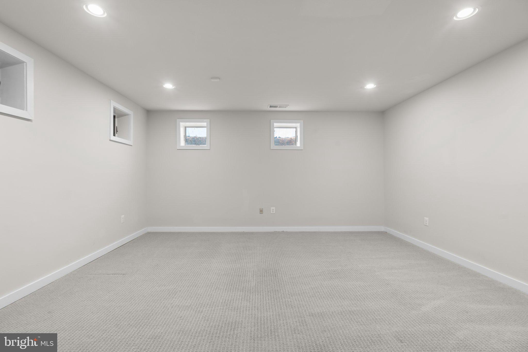 LAKEWOOD ESTATES - Residential