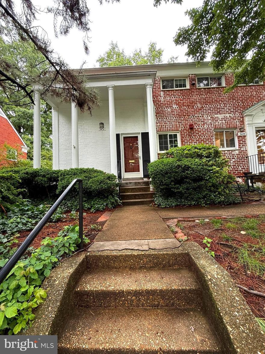 Be the 1st to cook in the brand new kitchen with stainless steel appliances, natural stone countertops. Be the 1st to utilize the newly renovated bathroom. This end unit attracts sunlight and cooling breezes. Pull down steps to storage attic. The brick patio will be your center of activity this summer. Swim in 3 pools, tennis on 7 courts. Water, gas, all exterior maintenance paid for. Stroll to Shirlington's shoppes, theatres (live and movie), restaurants, Harris Teeter grocery, and a UPS store. Park anywhere. ENJOY! Who will be 1st to apply?