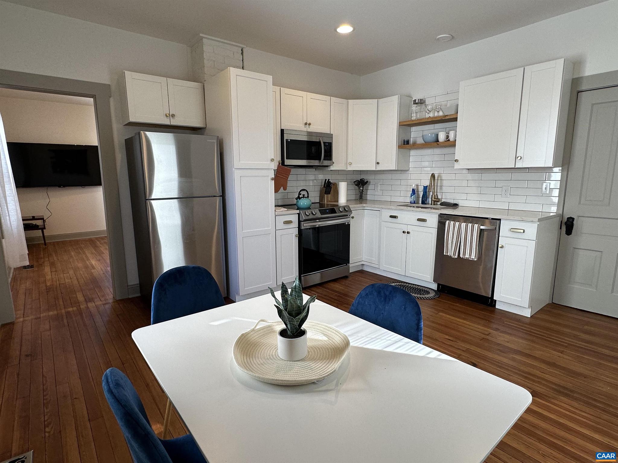 314 W 13TH ST