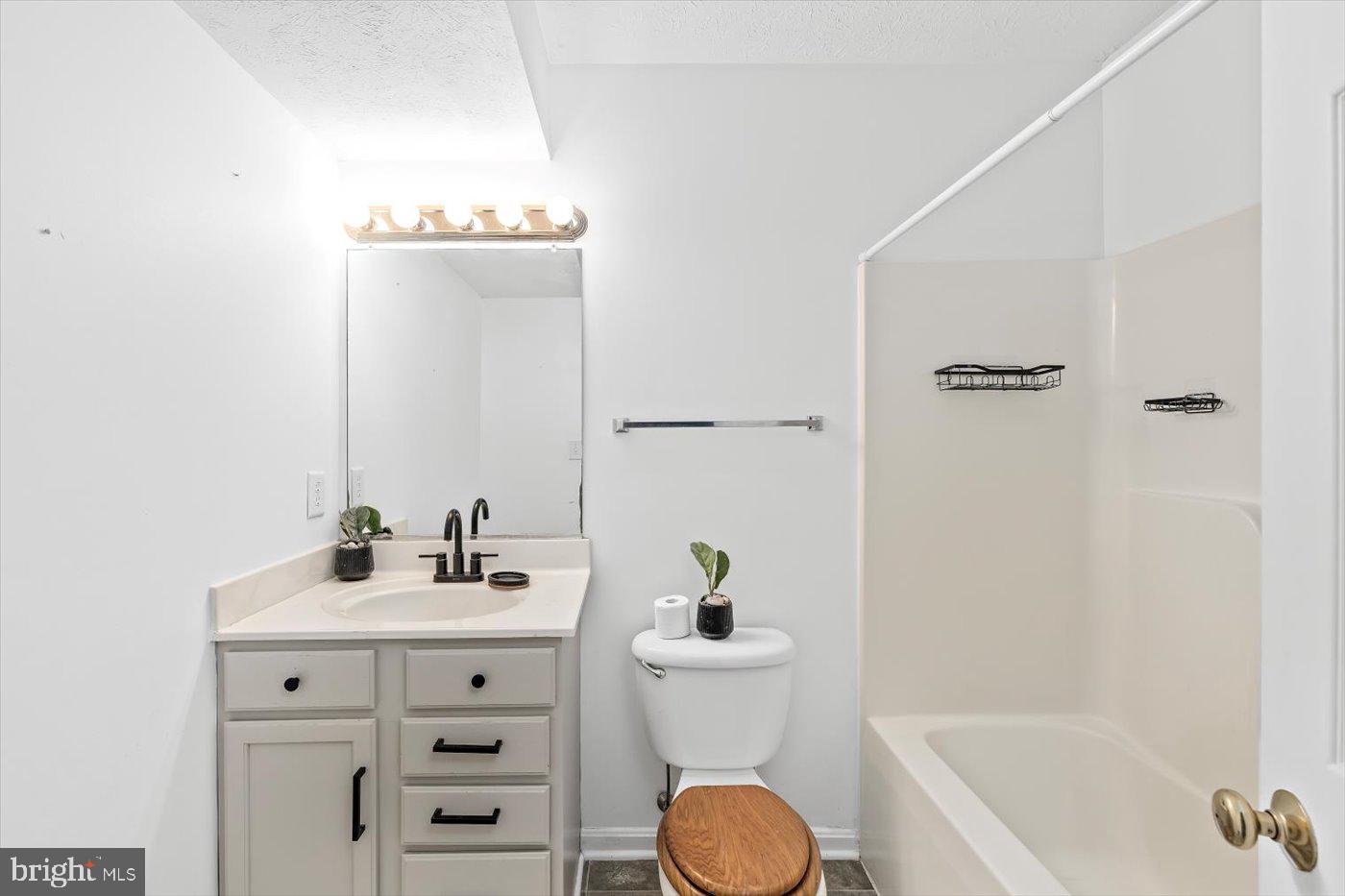 LAKE LAND OR - Residential