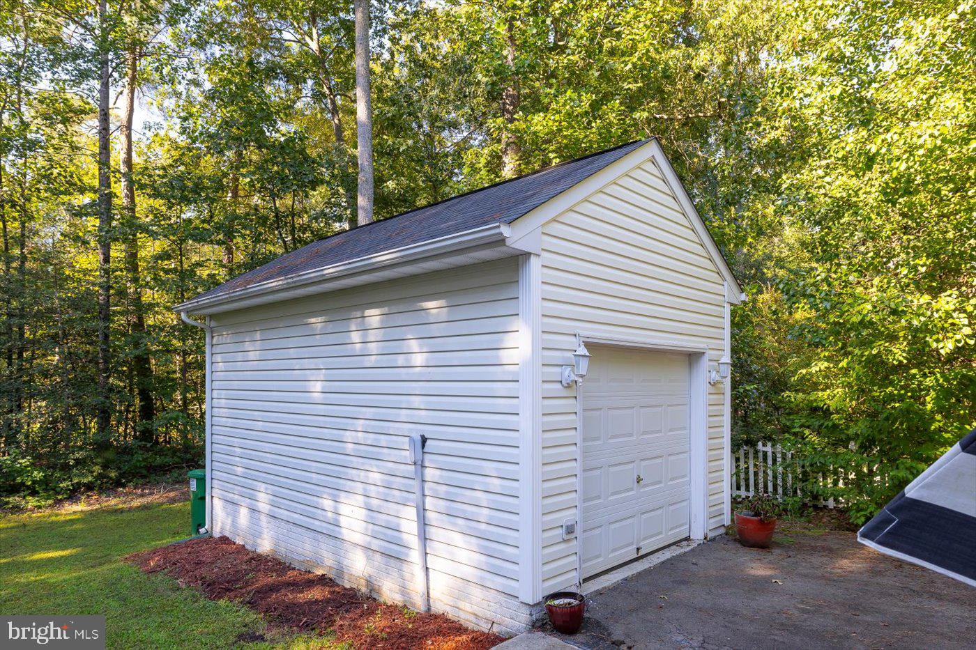 649 WELSH DRIVE