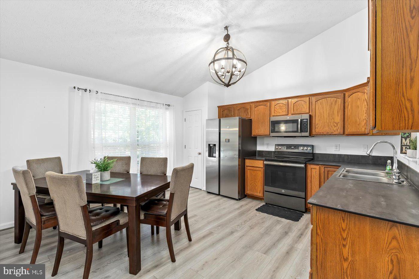 LAKE LAND OR - Residential