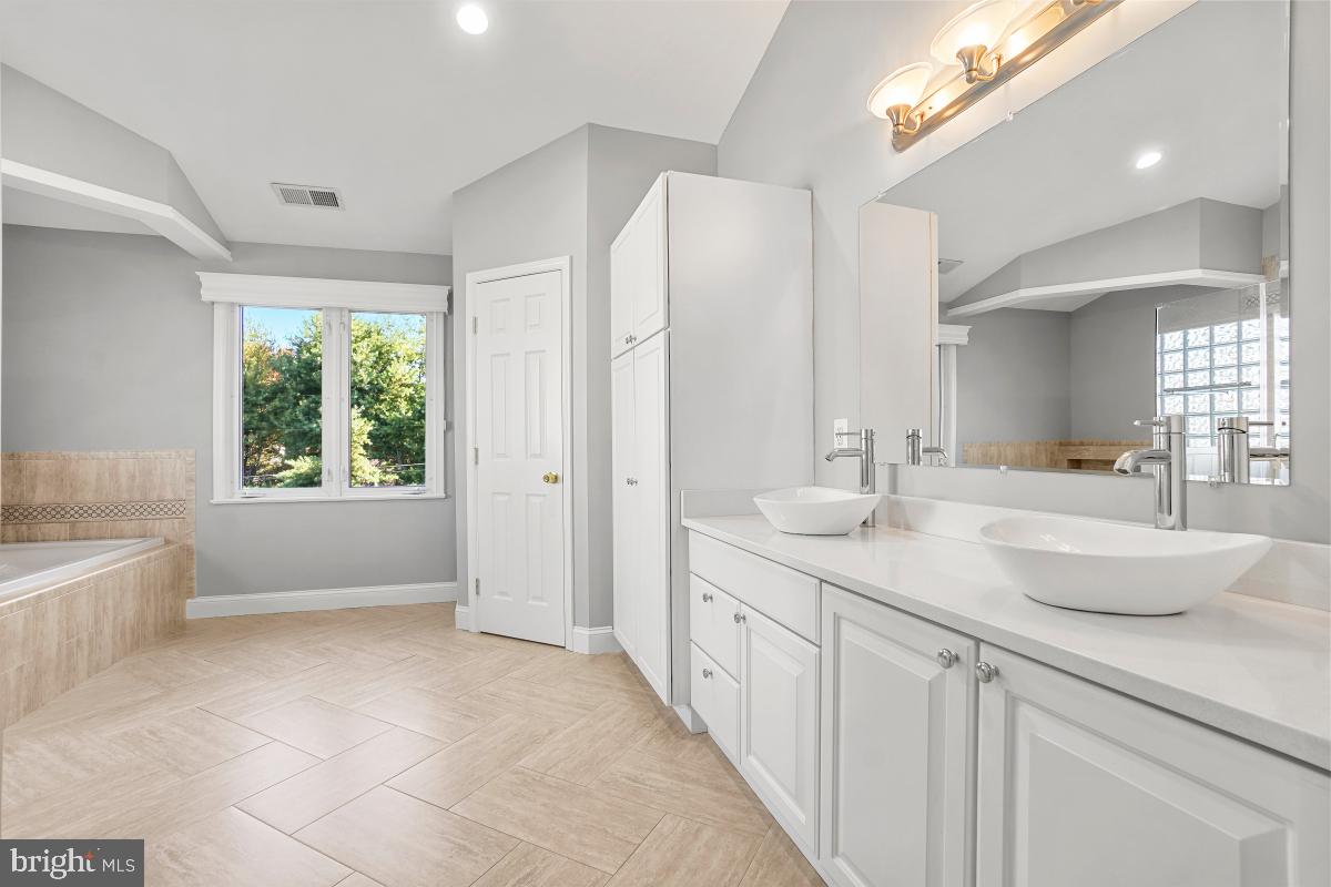 STONELEIGH - Residential