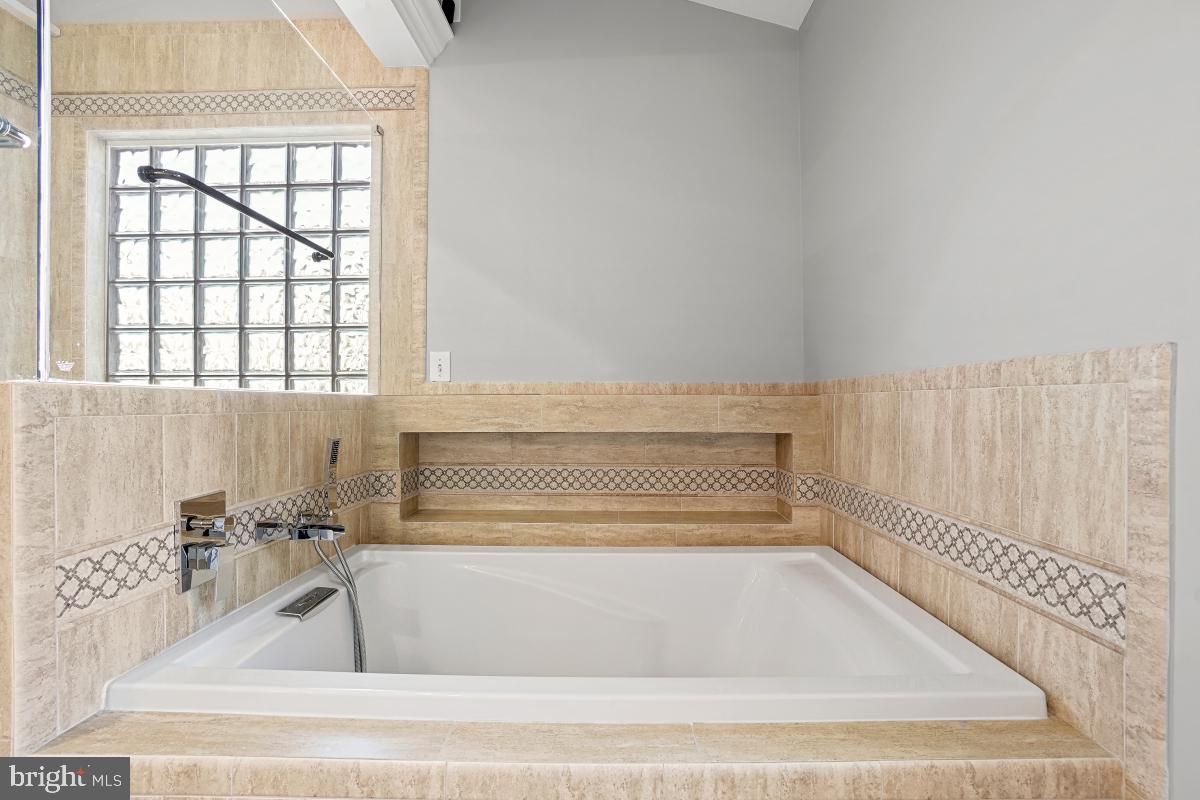 STONELEIGH - Residential