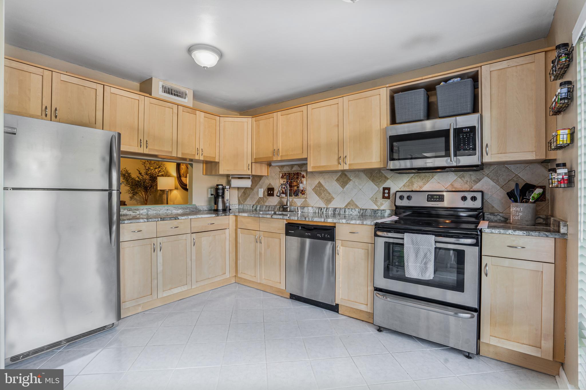 128 ROBERTS LANE 100
