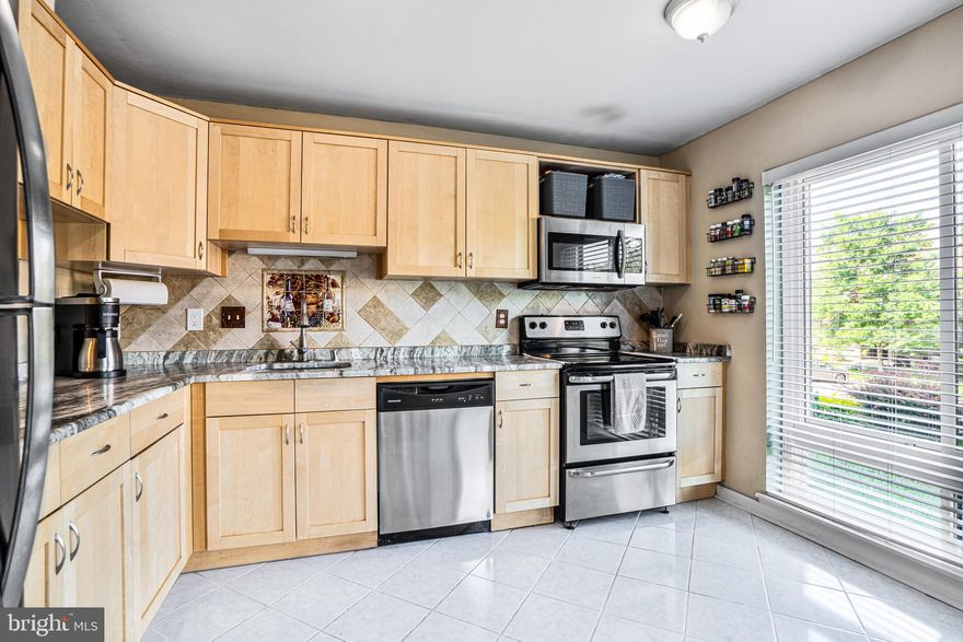 Exceedingly high vaulted ceilings and an expansive layout greet you here in this large (nearly 1200sf!) and bright, window-laden unit in sought-after Fort Ellsworth. Want the feel of a large townhouse or home without the exhaustive and costly maintenance? We have you covered! With the generously inclusive condo fee (everything except electric/cable included!) and a short 1 mile distance (15min walk) to old town AND the metro, this is the perfect unit for those who want to experience all the city's offerings just steps outside their door. This unit truly is a hidden gem, which even has a pool (and tons of other community amenities), just in time for the famous Mid- Atlantic summer heat, so don’t wait!