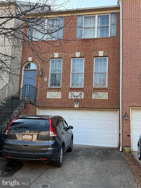 Photo of 31 Calabash Court, ROCKVILLE, MD 20850 (MLS # MDMC2219448)