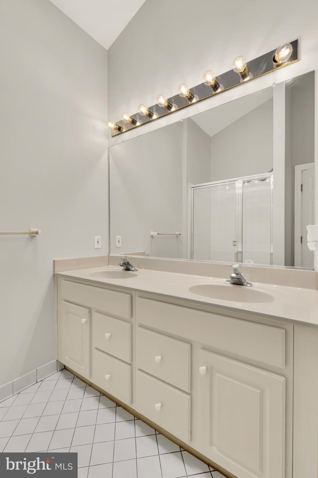 WILLOWS OF POTOMAC - Residential