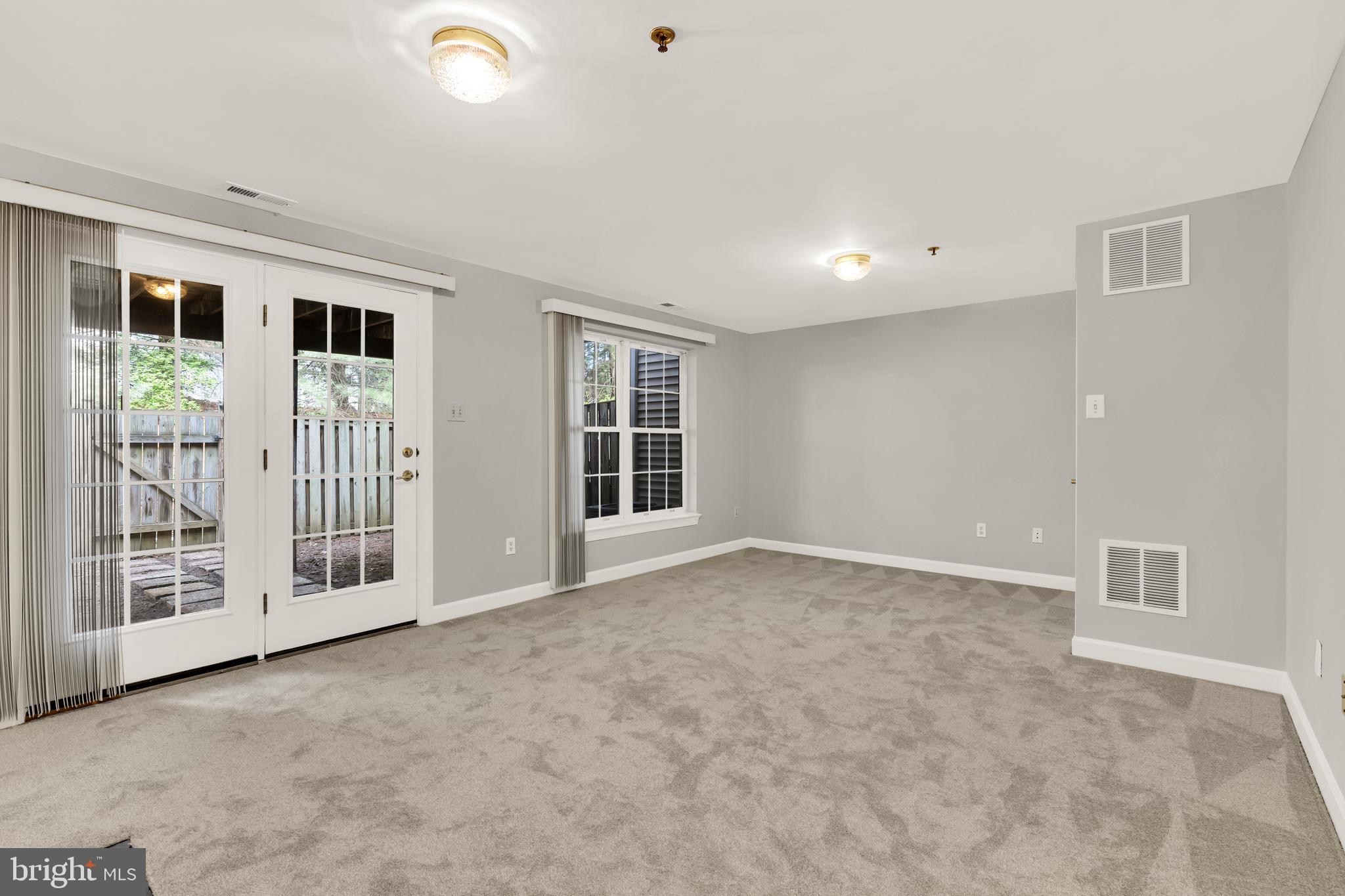 WILLOWS OF POTOMAC - Residential