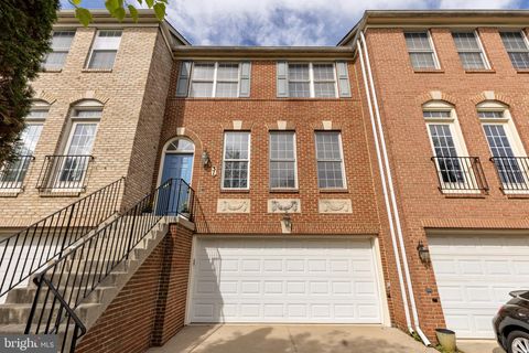 Photo of 31 Calabash Court, ROCKVILLE, MD 20850 (MLS # MDMC2219448)