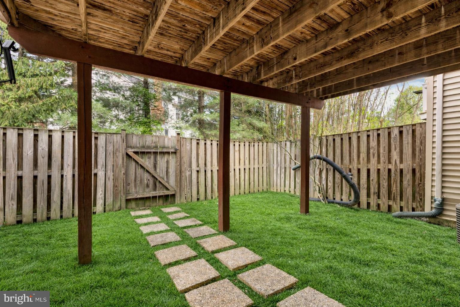 WILLOWS OF POTOMAC - Residential