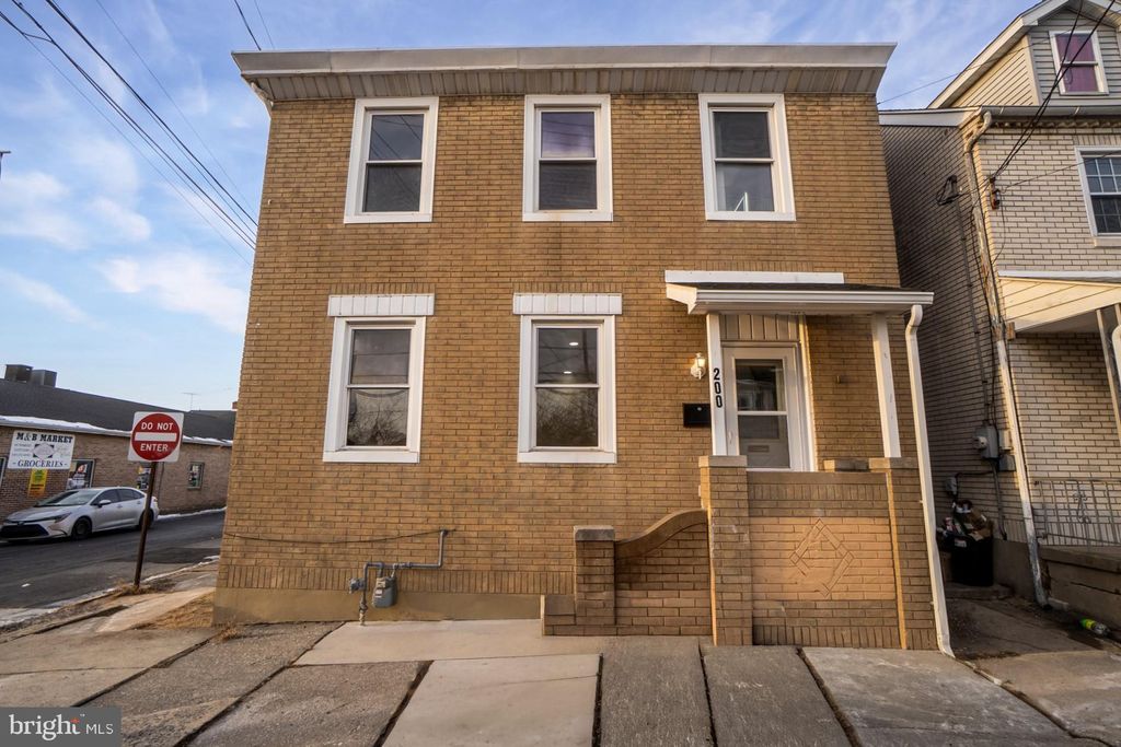 Photo of 200 Church St, CATASAUQUA, PA 18032 (MLS # PALH2014182)