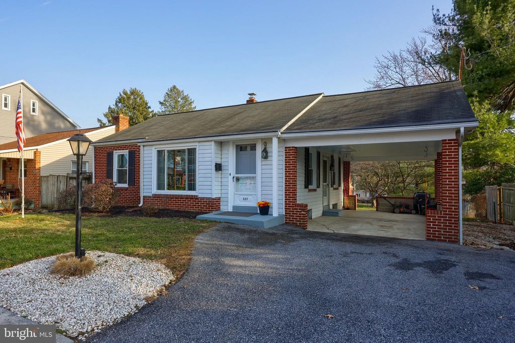 Photo of 337 E WALNUT ST, MARIETTA, PA 17547 (MLS # PALA2031516)