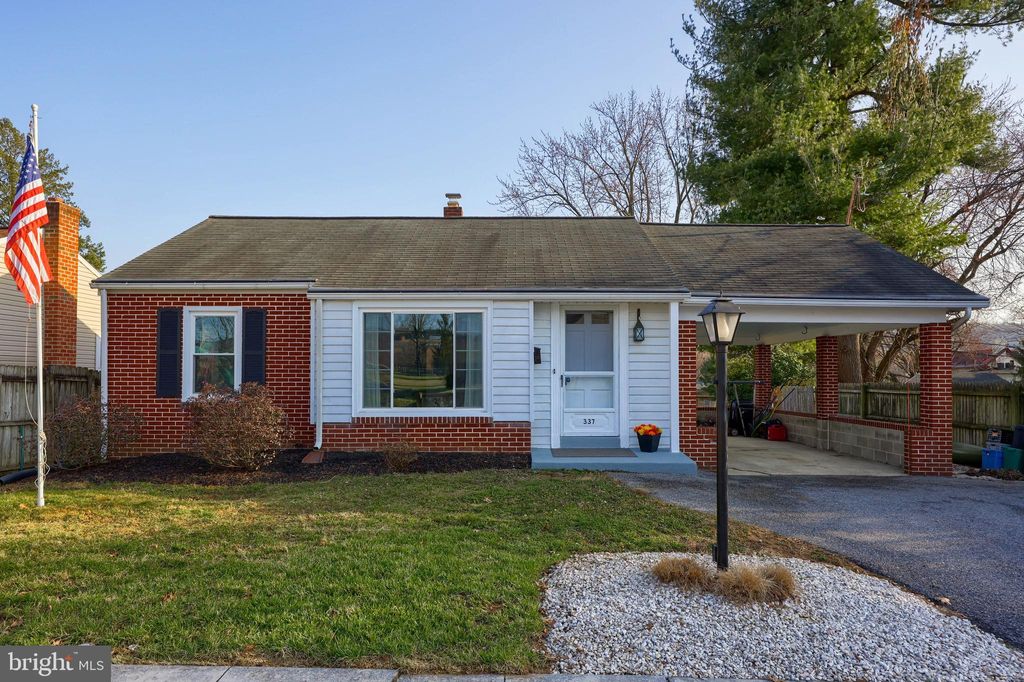 Photo of 337 E WALNUT ST, MARIETTA, PA 17547 (MLS # PALA2031516)