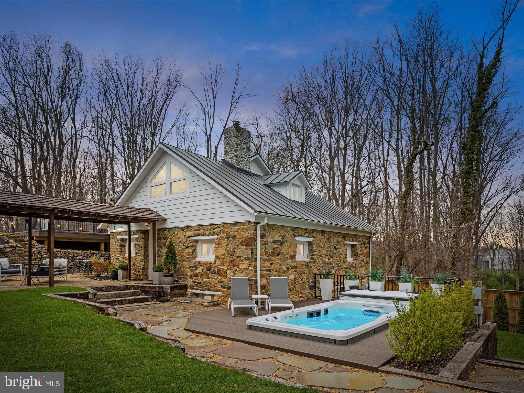 STONELEIGH - Residential