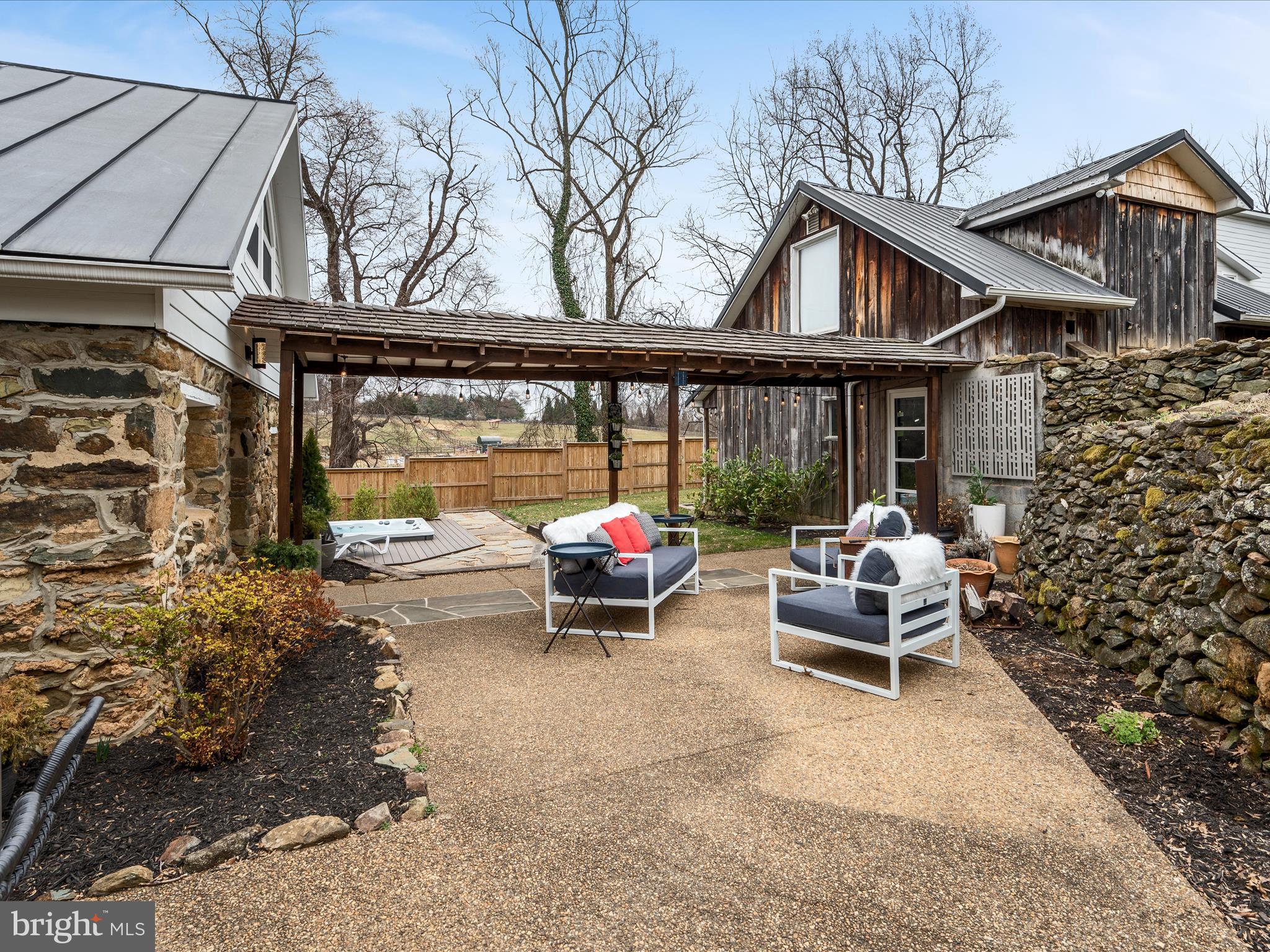 STONELEIGH - Residential