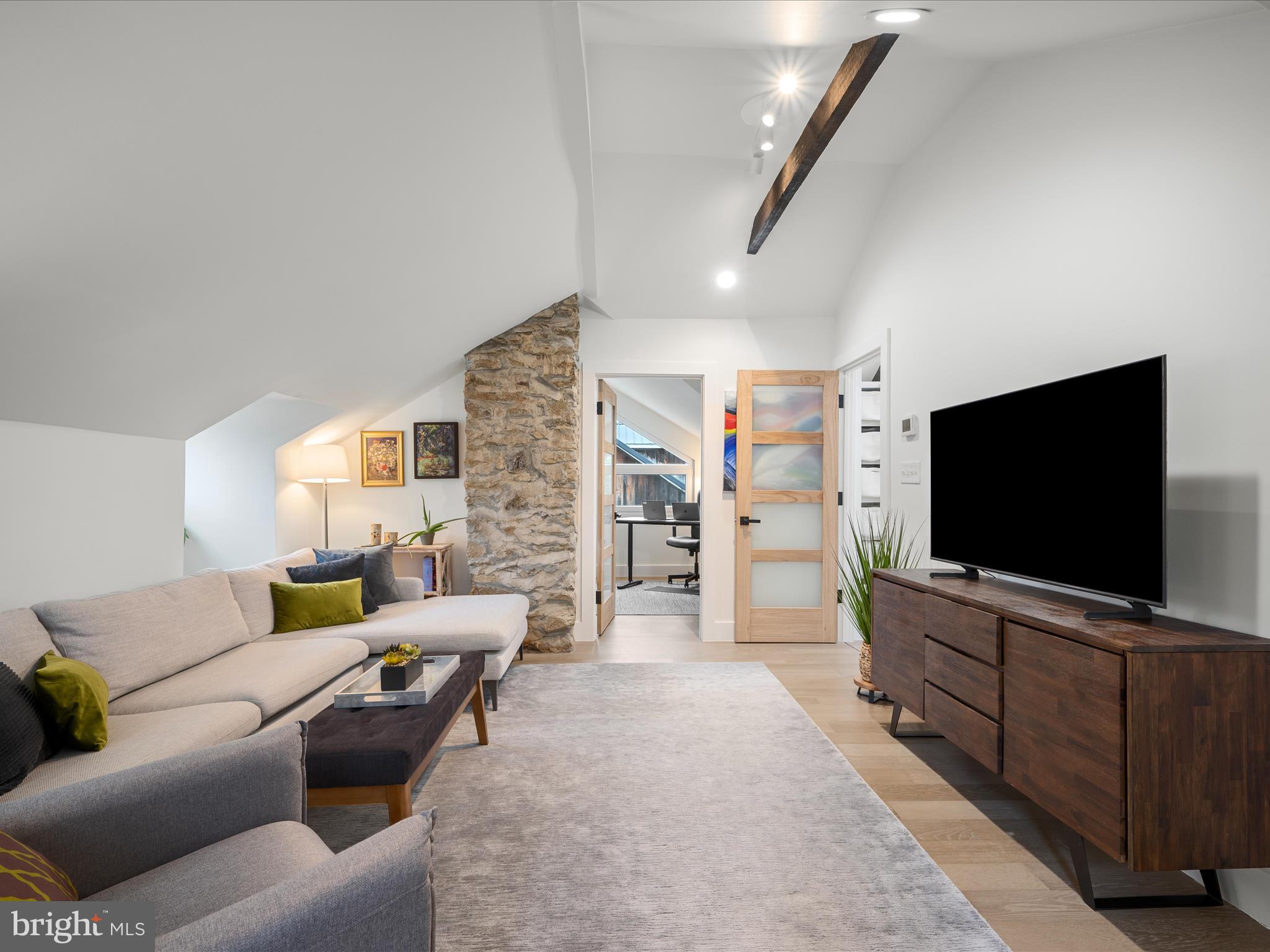 STONELEIGH - Residential