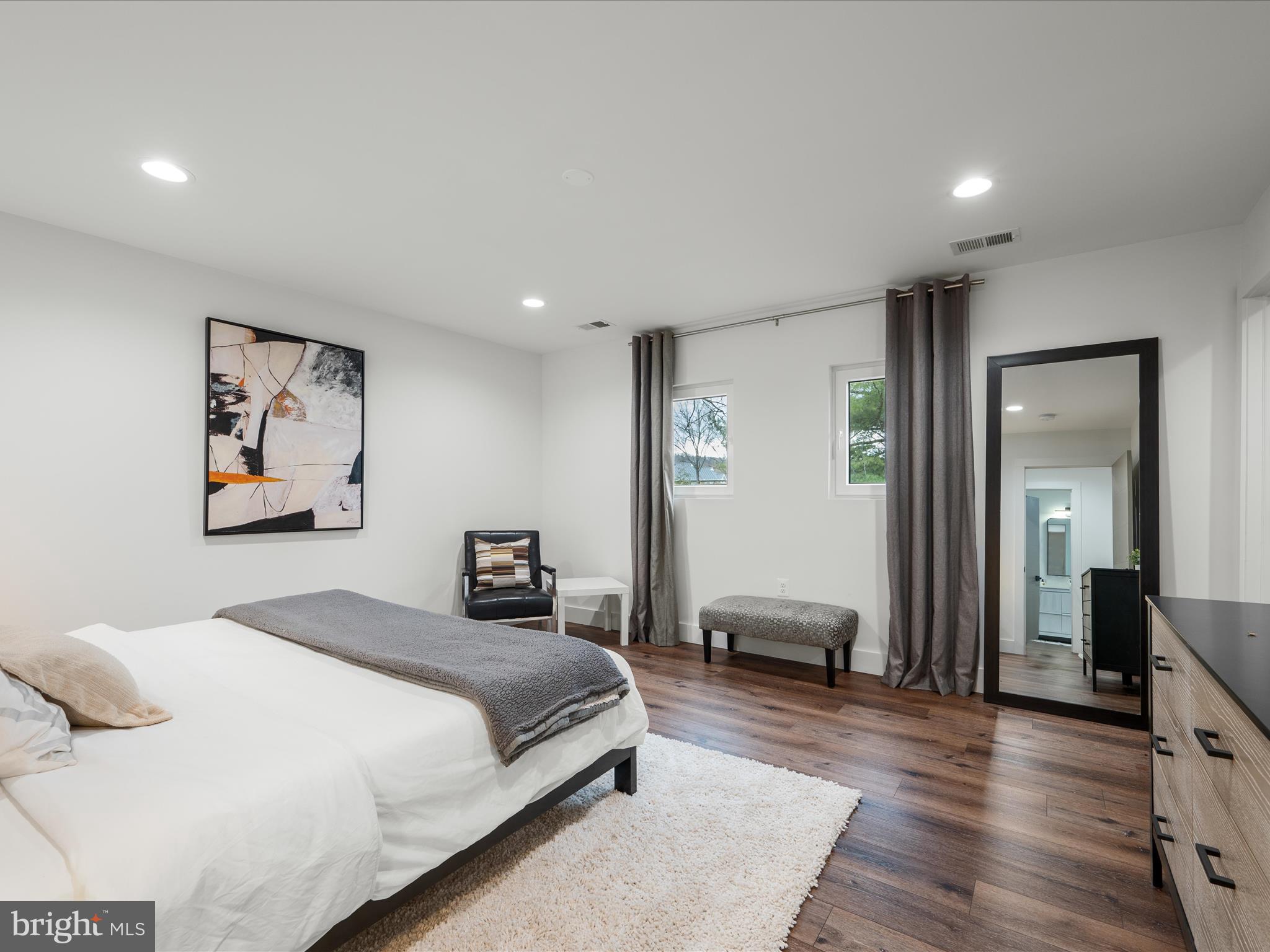 STONELEIGH - Residential