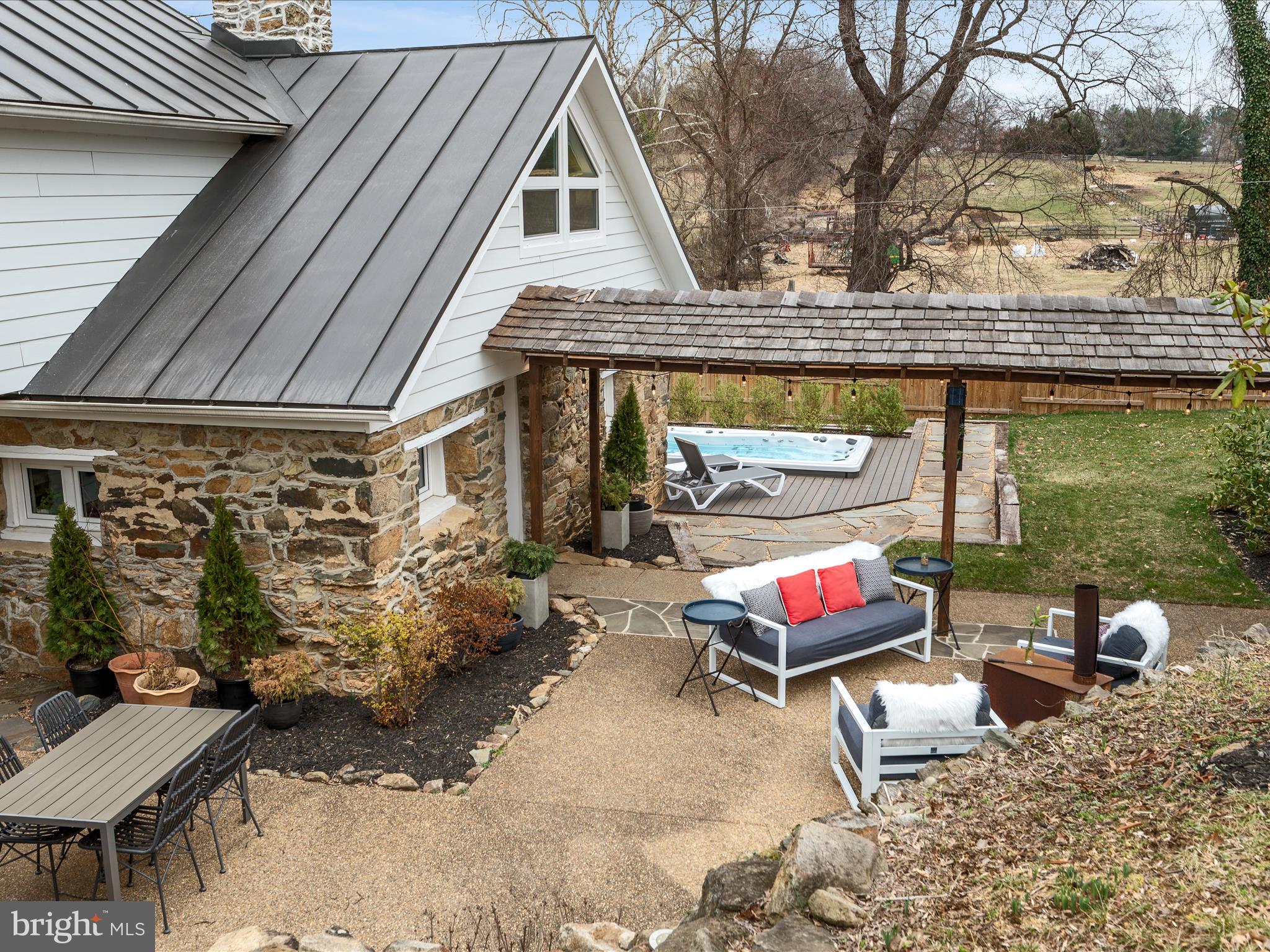 STONELEIGH - Residential