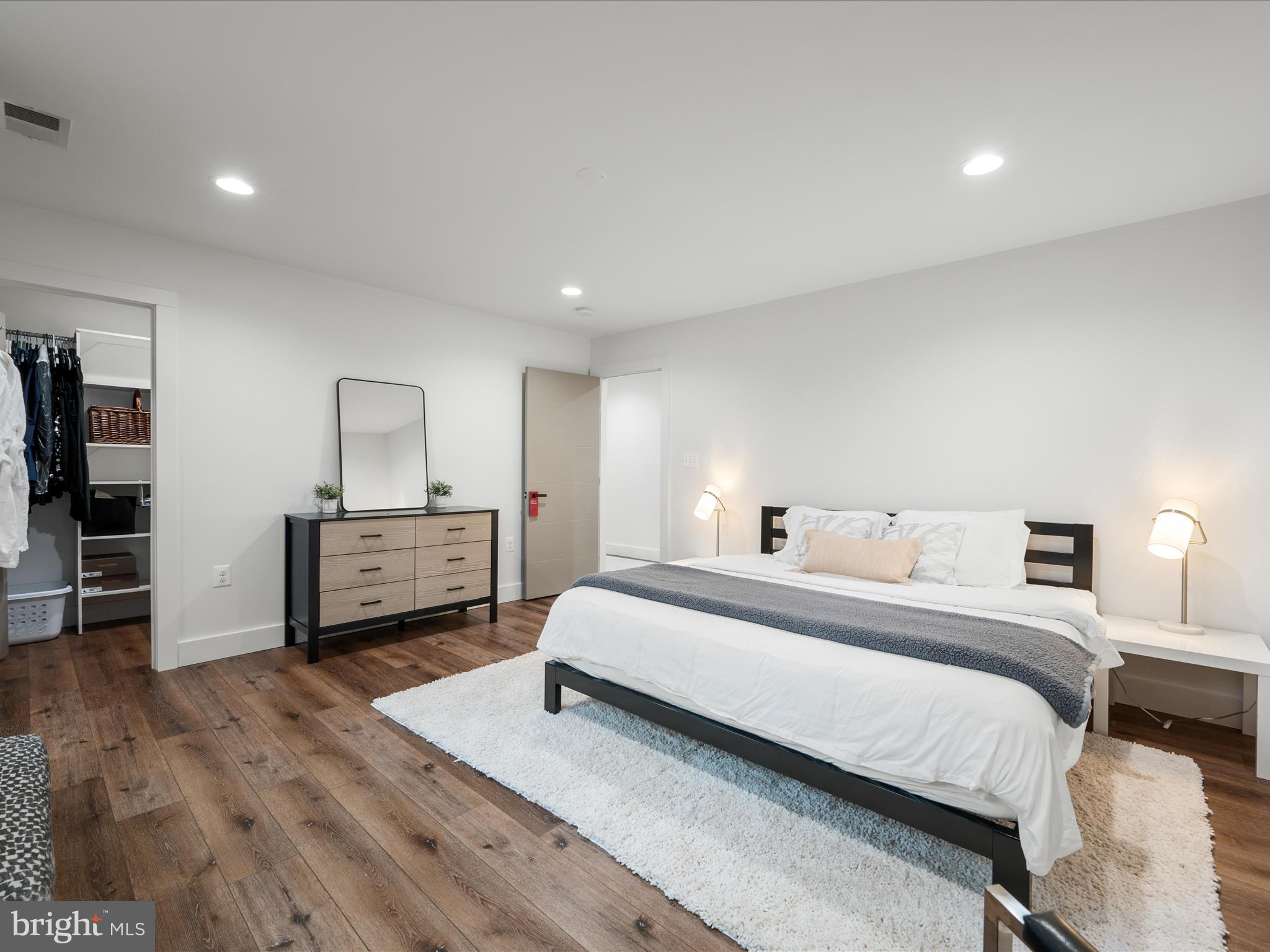 STONELEIGH - Residential