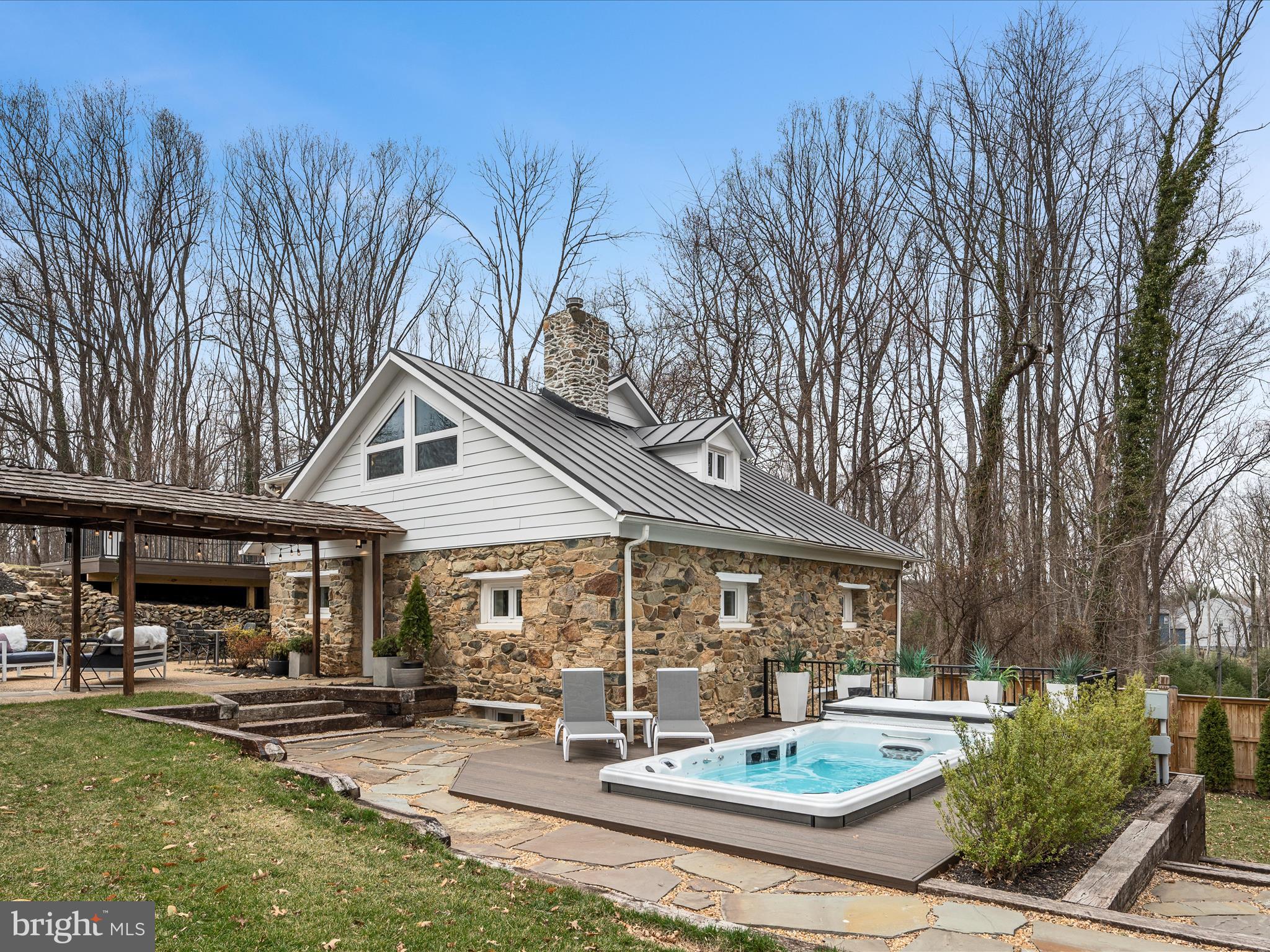 STONELEIGH - Residential