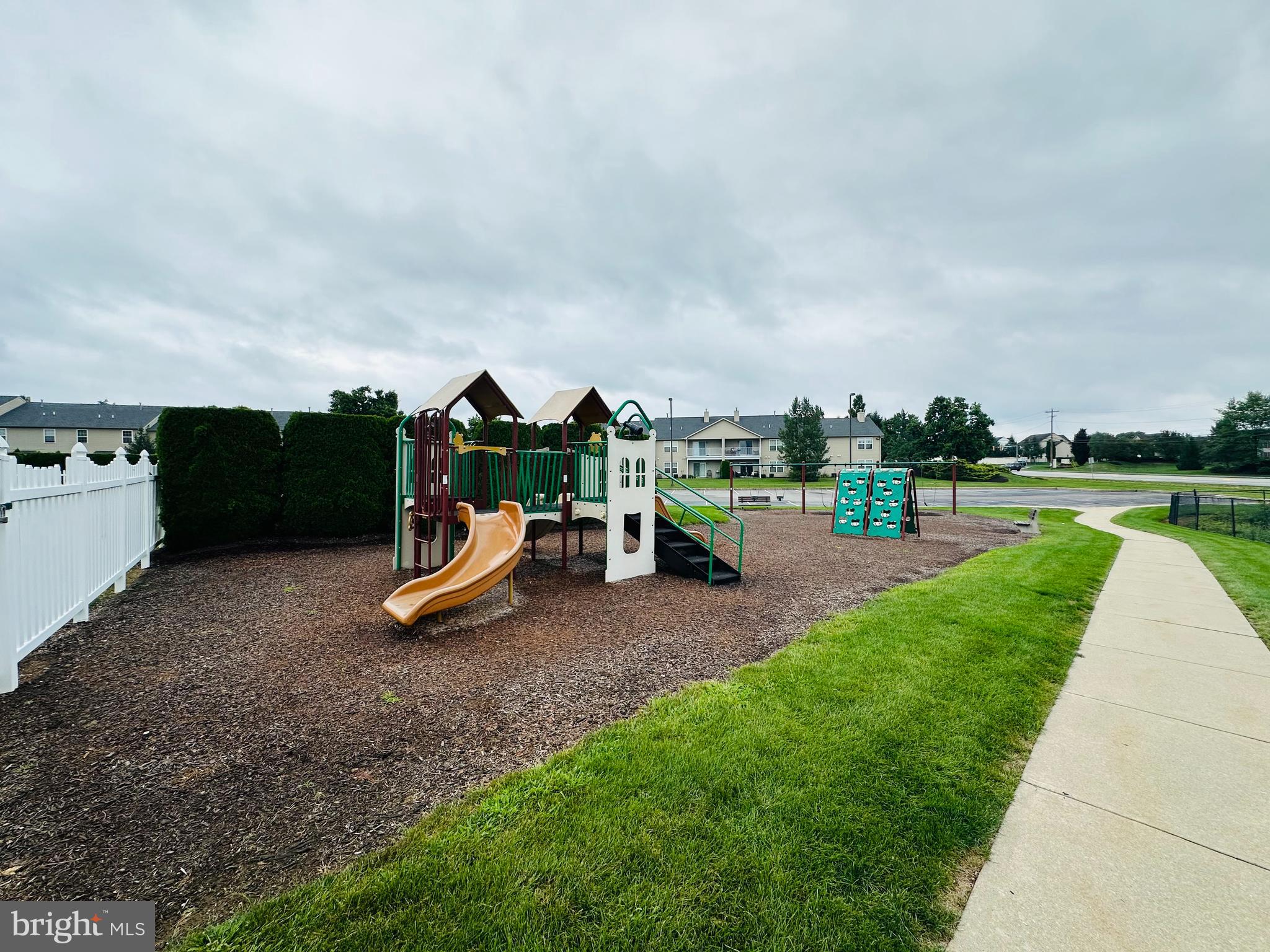 THE PINNACLE - Residential Lease