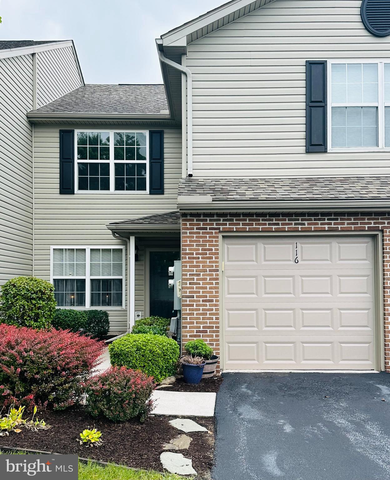 THE PINNACLE - Residential Lease