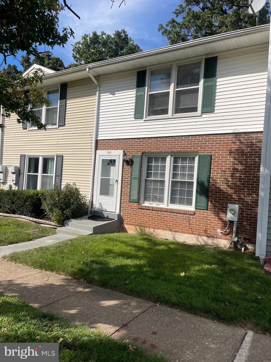 OAKWOOD VILLAGE - Residential