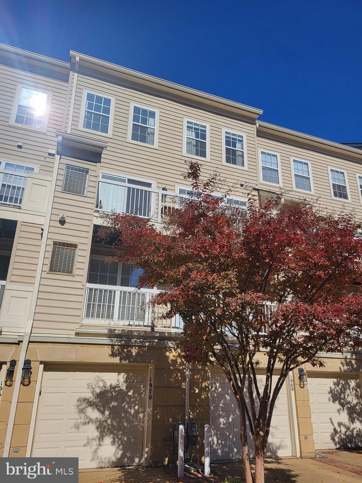 1970 CRESCENT PARK DRIVE N 19A