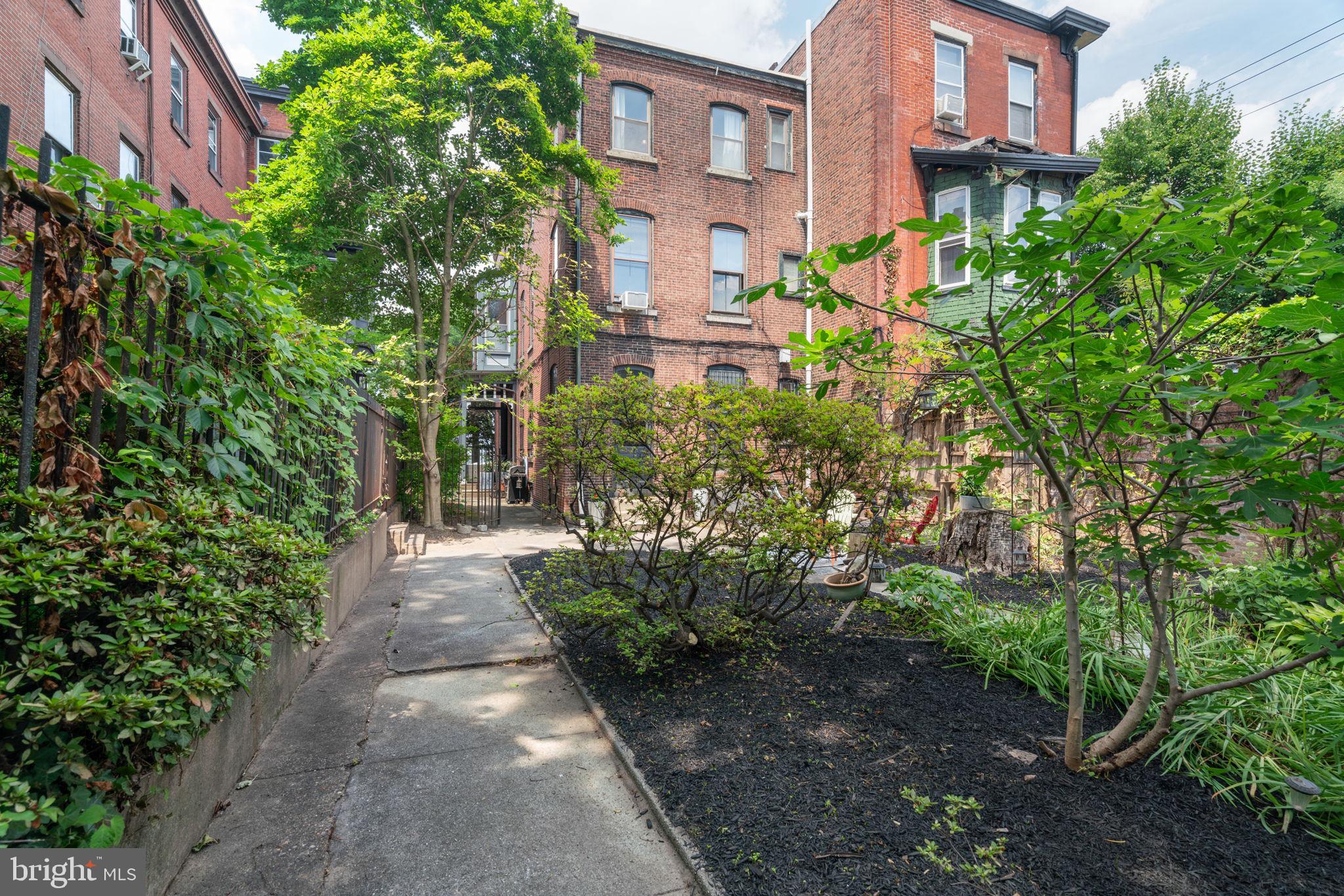 FAIRMOUNT - Residential