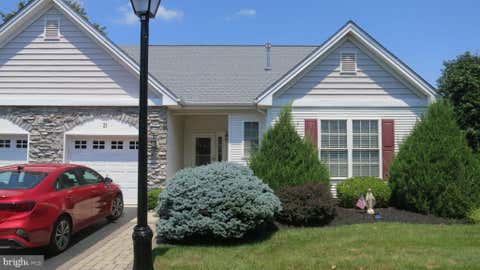 Townhouse For Sale - 25 Chickadee Way<br/> Mercer County, HAMILTON, NJ 08690