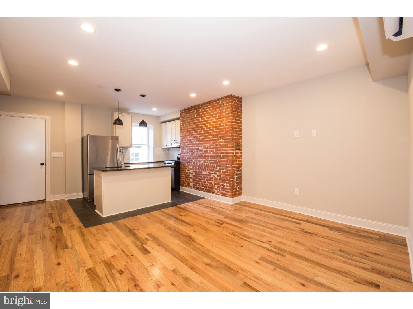 SOCIETY HILL - Residential Income