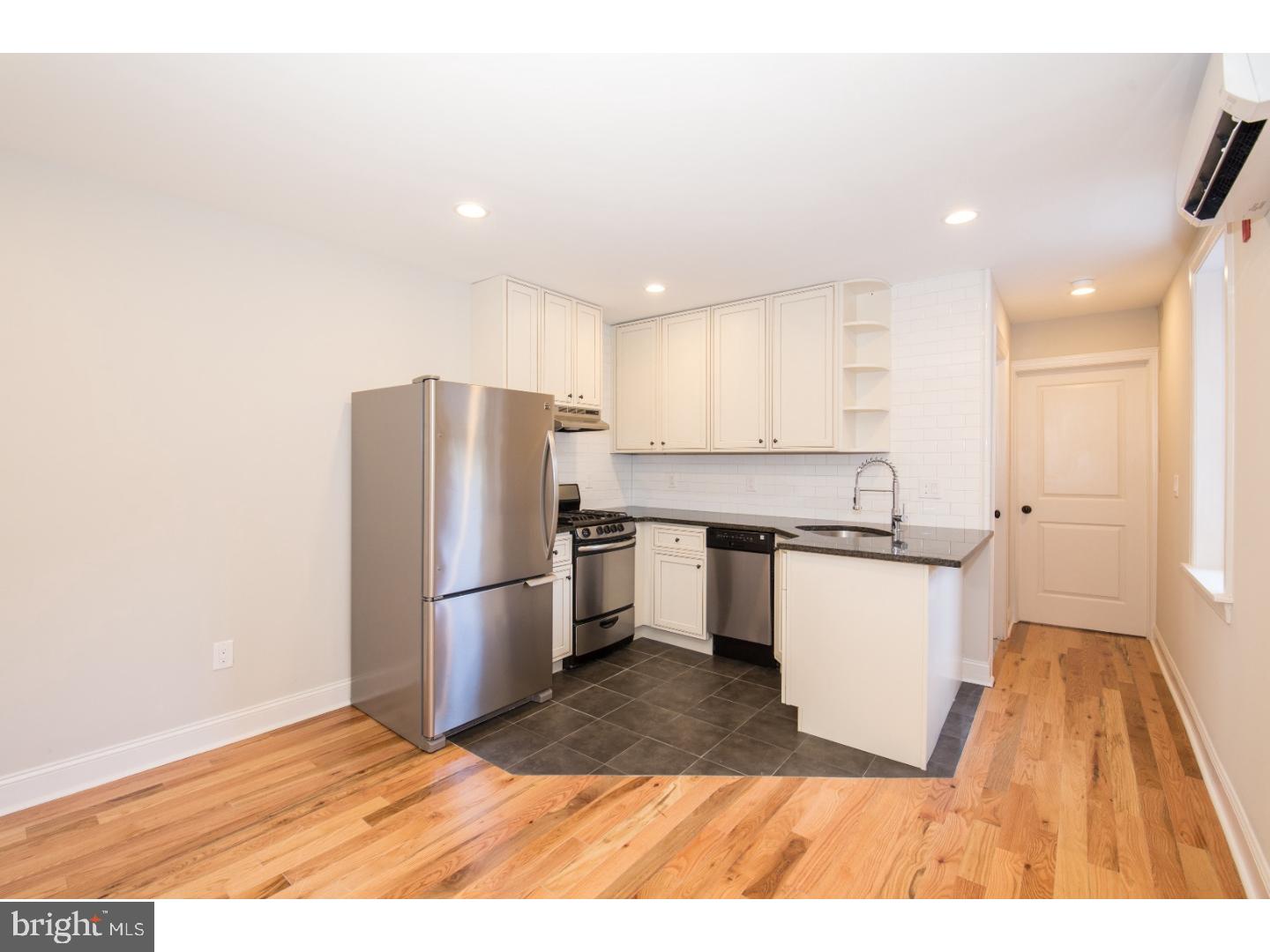 SOCIETY HILL - Residential Income