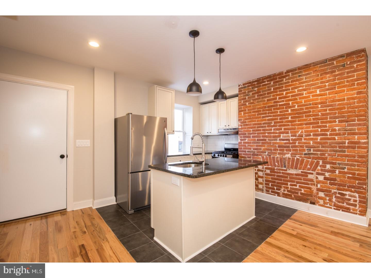 SOCIETY HILL - Residential Income