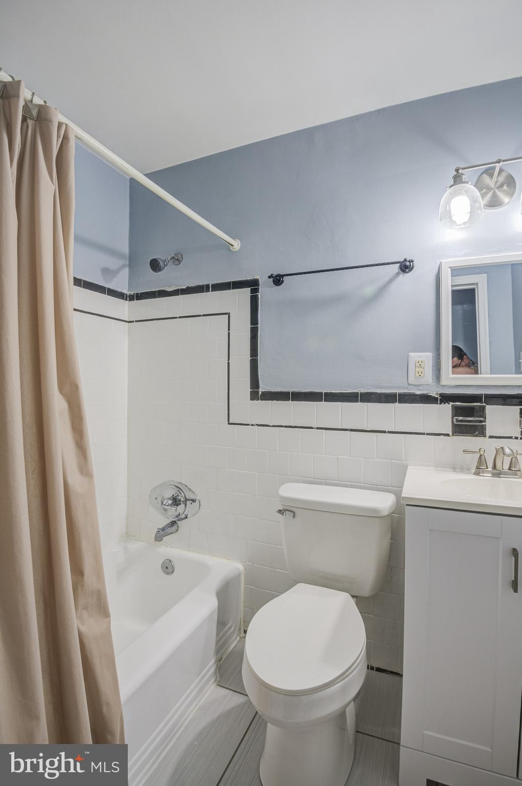 GLEN OAKS - Residential Lease