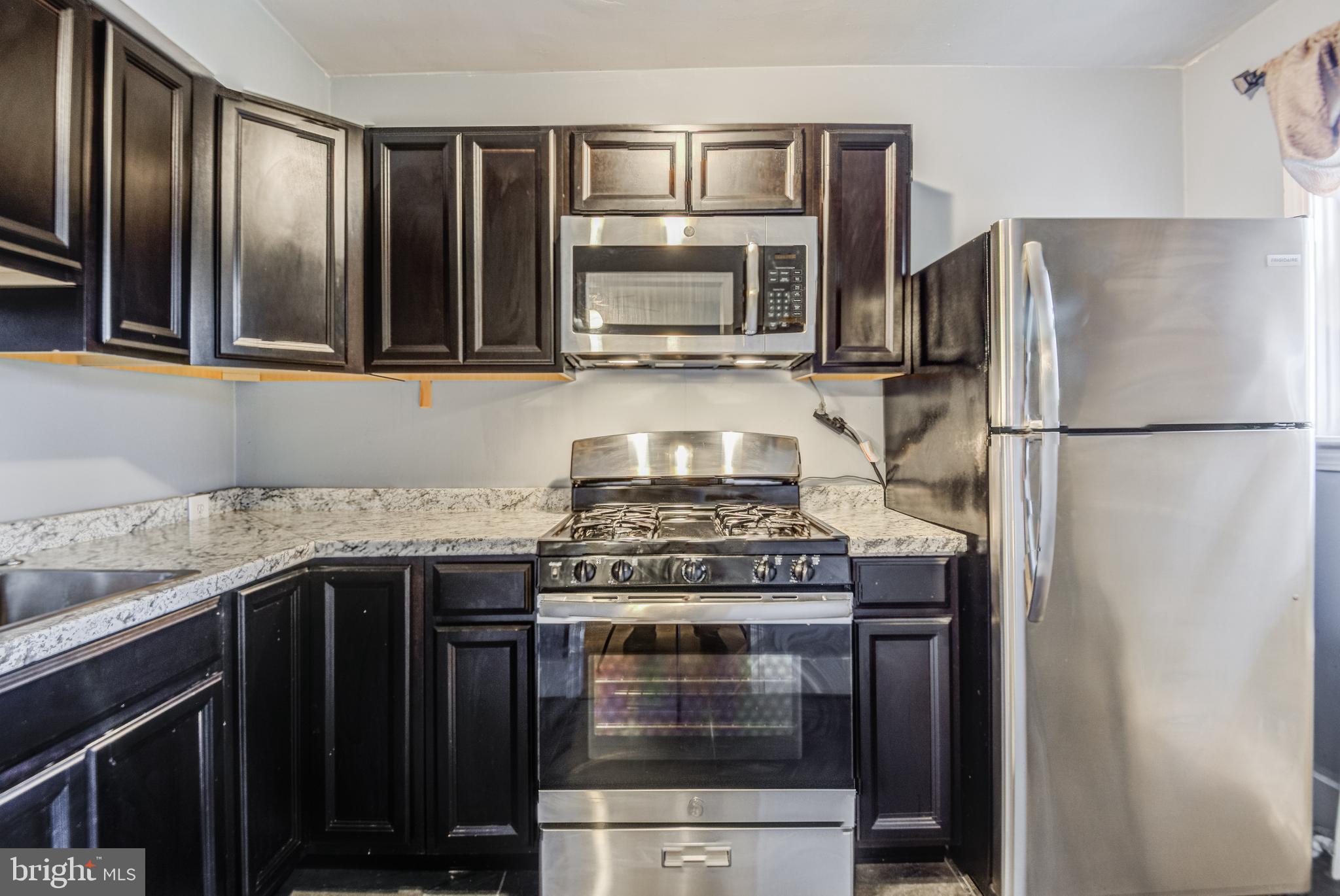 GLEN OAKS - Residential Lease