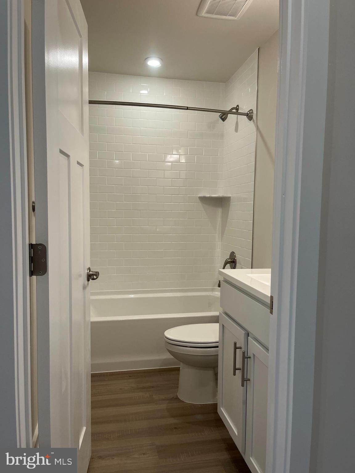 SOUTH BROOK - Residential Lease