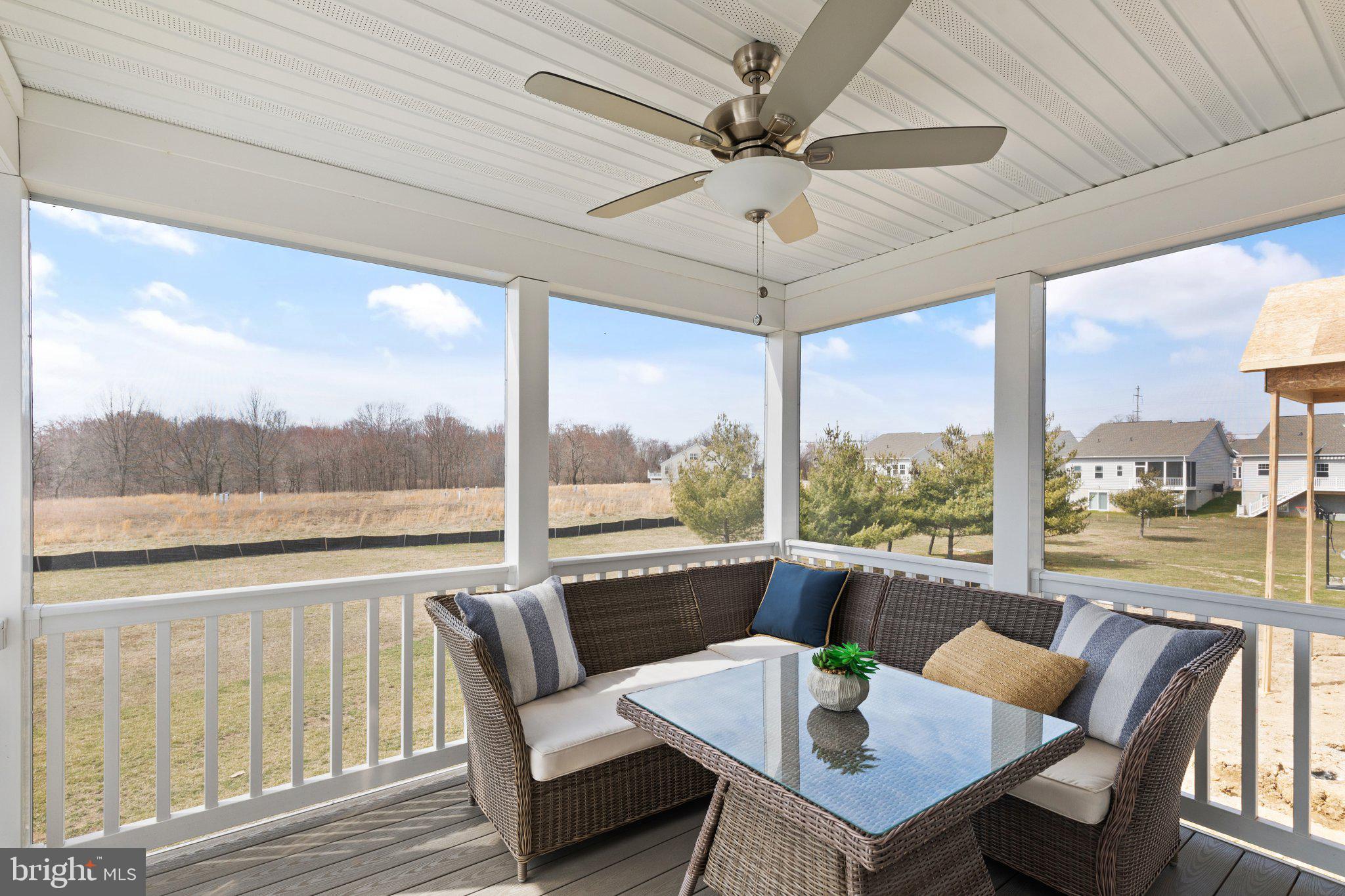 CAPTAIN'S COVE - Residential