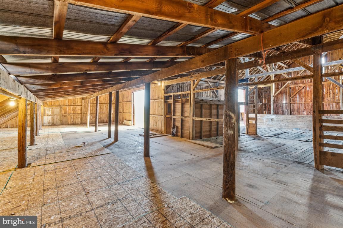 HAMPSTEAD - Residential