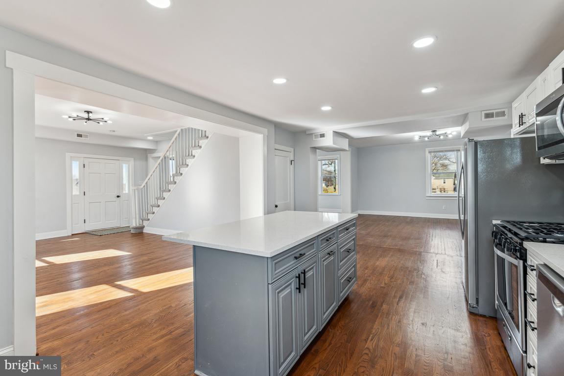 HAMPSTEAD - Residential