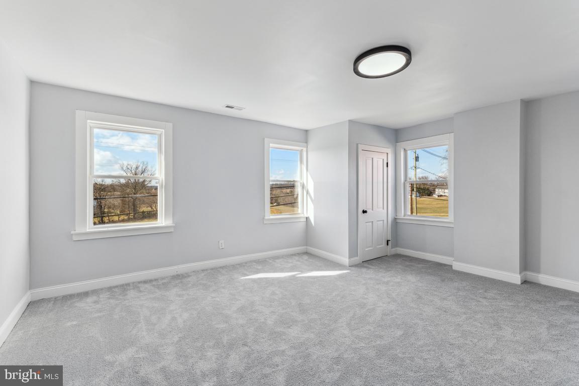 HAMPSTEAD - Residential