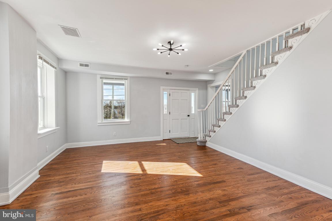 HAMPSTEAD - Residential