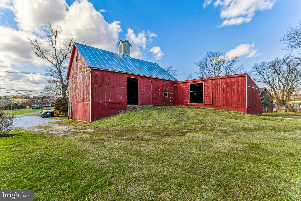 HAMPSTEAD - Residential