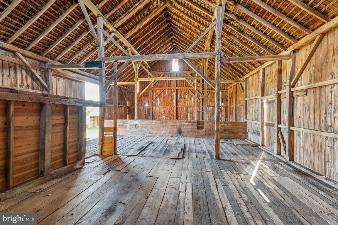 HAMPSTEAD - Residential