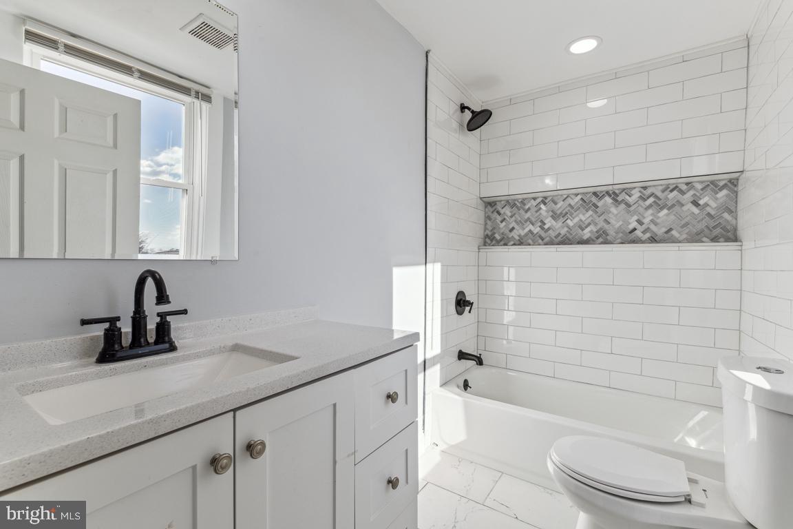 HAMPSTEAD - Residential