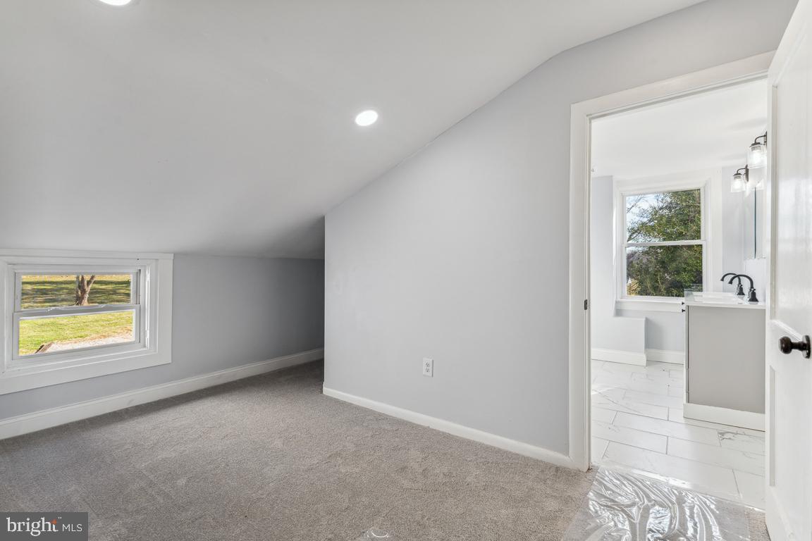 HAMPSTEAD - Residential