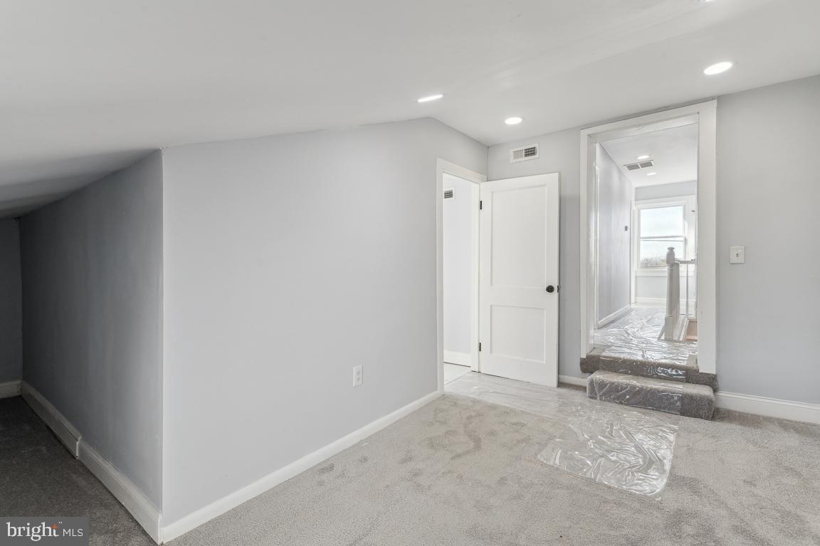 HAMPSTEAD - Residential