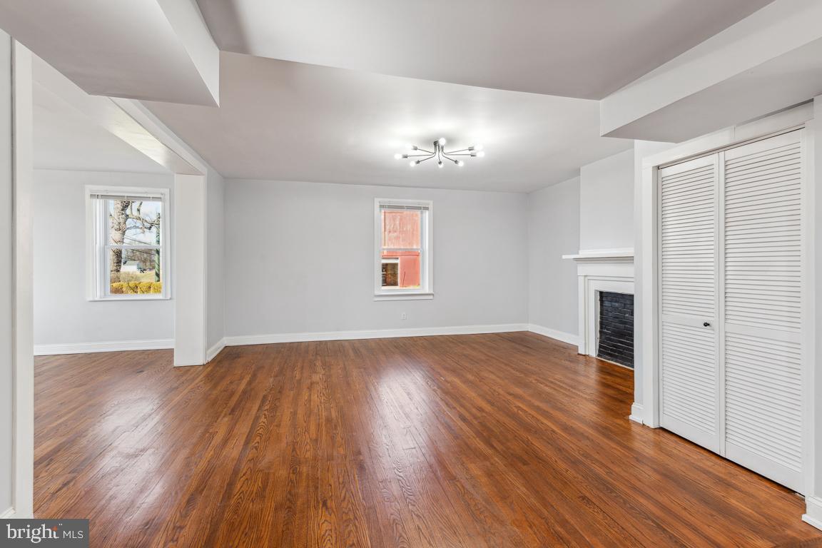 HAMPSTEAD - Residential